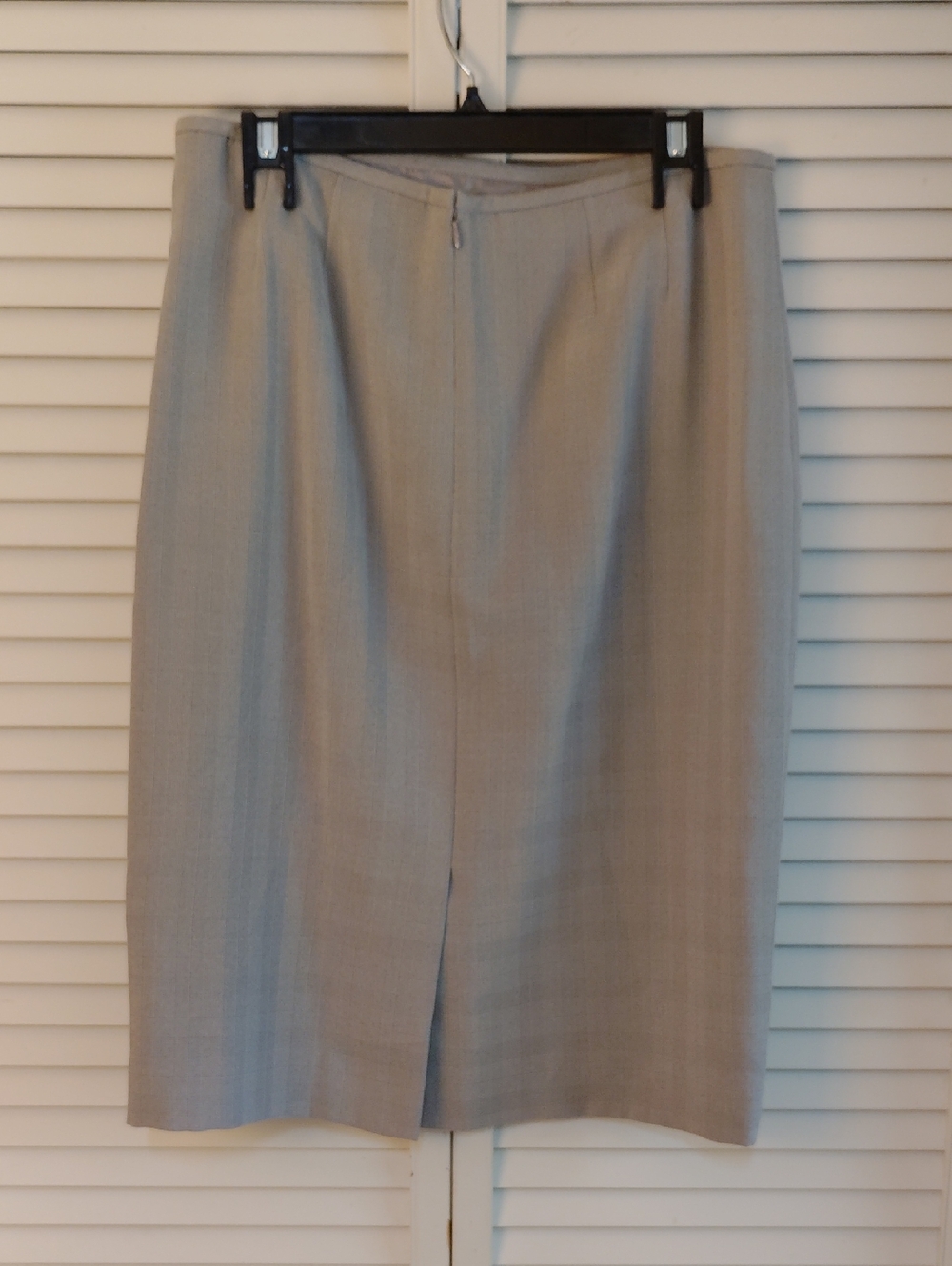 Evan Picone Beige Two-Piece Skirt Suit - Picture 8 of 9